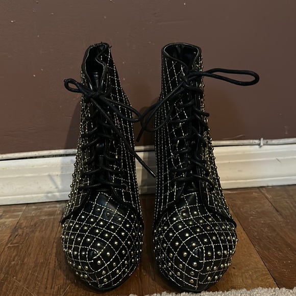 Charlotte Russe heels - Picture 1 of 8